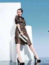 网传林志玲吃瓜图片,女神也有接地气的一面！”